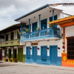 Bunte Kolonialarchitektur in Jardín de Antioquia Kolumbien