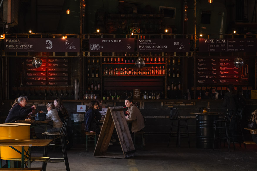 Bar im Reffen Streetfood Market